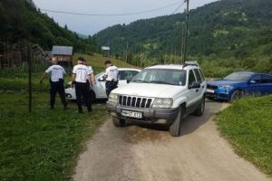 VIDEO FOTO Fetiţă de şapte ani împuşcată de poliţişti în timpul unei urmăriri