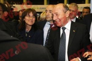 Traian Băsescu nu şi-a găsit cazare la Bruxelles. Merge cu alai în Parlamentul European