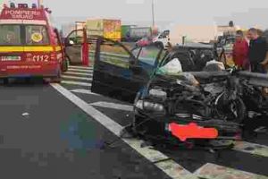 FOTO Tragedie rutieră! Două persoane au murit, iar doi copii sunt în comă