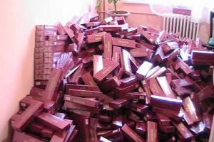 Afacere ILEGALĂ cu tutun, TRÂNTITĂ de poliţişti la Piteşti!