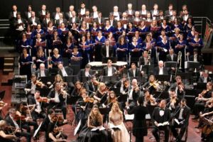 140 de artişti ai Filarmonicii Moldova din Iaşi vor evolua astăzi în concertul „Simfonii ...