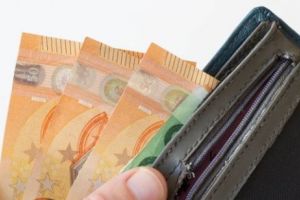 Portmoneul Feng Shui. Reguli de aur pentru a atrage banii şi bogăţia