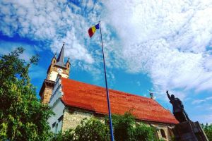 Defilarea drapelelor istorice, la Bistriţa de Ziua Drapelului Naţional