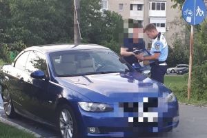 Oprirea, chiar şi pentru câteva minute, pe pista de biciclete, costă! Un arădean s-a ales cu o amendă usturătoare