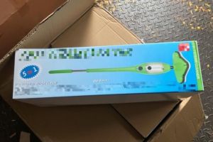 Politistii constanteni au ridicat peste 100 de ustensile pentru curatenie contrafacute sosite din China