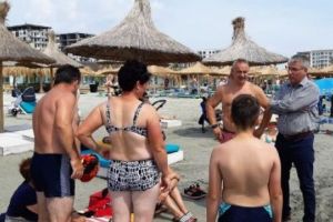 Control de amploare pe plajele de pe litoral. Cu miniştrii de la Ape şi Turism în frunte     