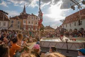 FOTO Cum a fost joi la FITS – Spectacolele continuă cu mare fast şi în weekend