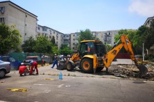 Constanta: Un barbat a incercat sa opreasca construirea unui loc de joaca pe strada B.P. Hasdeu