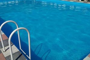 Tragedie la scăldat! Un copil s-a înecat la o piscină din Botoşani