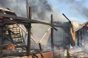 Alertă la Mahmudia. Arde o pensiune. Turişti evacuaţi 