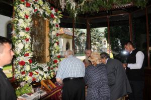 Moaştele Sf. Ioan cel Nou de la Suceava au fost depuse sâmbătă dimineaţă in baldachinul ...