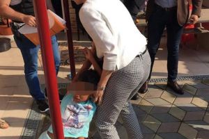 Între manipulare şi adevăr, povestea Sorinei, fetiţa luată cu mascaţii. Familia care o creştea a refuzat să o adopte, dar a lansat acuzaţii de trafic de organe