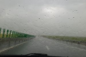 Atentie soferii! Ploua torential pe Autostrada Soarelui si pe A4 Ovidiu-Agigea