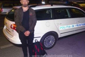 Cetăţean turc, ascuns în cabina unui tir, prins de poliţiştii de frontieră de la Calafat