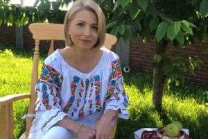 Doris Rai vrea să realizeze Albumul bucuIEI bistriţene. Provocare pentru bistriţenii care iubesc portul popular