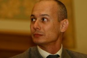Procesul lui Bogdan Olteanu, în care este acuzat că a luat mită de la Sorin Ovidiu Vîntu, se reia la toamnă