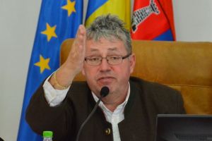 Pásztor, pârâciosul călător: Preşedintele Consiliului Judeţean Bihor s-a trezit cu procesul mutat în Ţara Oaşului