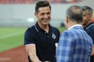 Mirel Rădoi îl dă „cu telefonul în cap