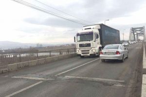 Încep lucrările la ROSTURILE de la podul peste râul Mureş, la ieşire din Alba Iulia spre Sebeş. Garanţia este de 10 ani