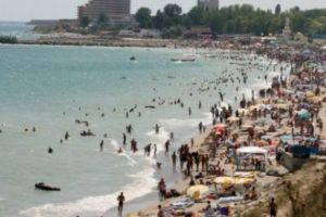 Scumpiri pe Litoral de la 1 iulie. Cât trebuie să scoţi din buzunar pentru o cazare decentăşi un prânz civilizat