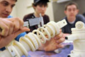 Soluţii pentru criza forţei de muncă. CCIA Timiş sprijină învăţământul profesional dual