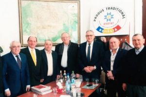 Un argeşean luptă pentru O NOUĂ LEGE a ţuicii