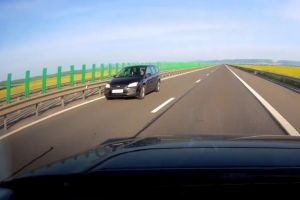 VIDEO: Șoferiţă filmată în timp ce conducea ”fără niciun stres”, pe CONTRASENS, pe autostrada A3