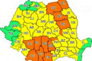 Cod PORTOCALIU şi Cod GALBEN de instabilitate atmosferică şi ploi, valabile în aproape toată ţara. Vreme călduroasă şi disconfort termic accentuat