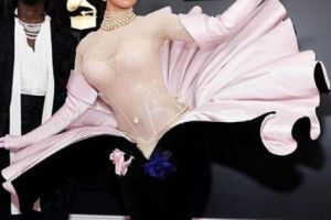 Cardi B, show incendiar! Fosta stripteuză a dansat lasciv în poala unui artist celebru în faţa a mii de oameni