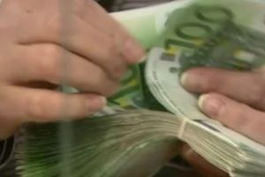 Faliment total în România! Afacerile din bani publici, pe butuci