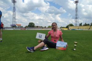 FOTO O tânără din Botoşani, subofiţer în cadrul Inspectoratului de Jandarmi Judeţean, locul I pe ţară la săritura în lungime