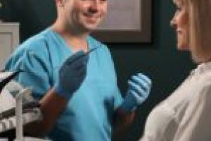 Boala parodontală, un duşman tăcut. Cum ne putem menţine dantura sănătoasă?