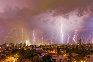Sudul judeţului Sibiu, vizat de un cod portocaliu de ploi torenţiale