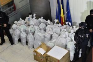 Poveste de film! A jucat în Liga 1, a fost prins cu 15 kg de cocaină în portbagaj, iar acum e frizer