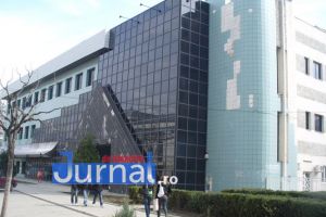 Ce au păţit scandalagiii evacuaţi cu jandarmii din Tribunal