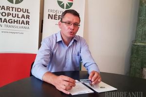 Nou protest în Piaţa Unirii din Oradea: PPMT-iştii anunţă un nou lanţ uman şi rugăciuni pentru statuia Regelui Ladislau