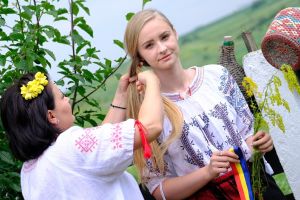 Șezătorile Iei, la cea de-a doua ediţie. Acţiunea, organizată de Organizaţia Femeilor Social Democrate din Botoşani