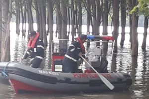Operatiune de cautare a unui baiat posibil inecat in Dunare (galerie foto)