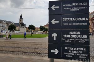 A dat-o-n bară, în maghiară! Primăria a tradus greşit plăcuţele turistice din Oradea, iar reprezentanţii UDMR şi PPMT spun că acest lucru este 