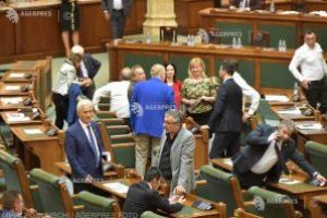 Proiect: Cu acordul salariatului, munca prestată într-o zi de repaus săptămânal se poate compensa şi doar financiar