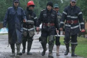 Ploile abundente au făcut ravagii! Peste 1.800 de pompieri au fost la datorie în 17 judeţe