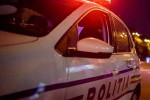 Urmărire în miez de noapte, pe DN 1A. Ce au descoperit poliţiştii în portbagajul unei maşini
