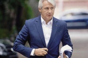 Eugen Teodorovici cere guvernului să o convingă pe Gabriela Firea să-i dea două terenuri din centrul Bucureştiului