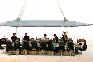 Îţi plac SENZAȚIILE TARI? De vineri poţi mânca la 50 de metri deasupra Aradului