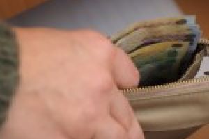 Vestiarul unei fundatii din Braila a devenit tinta unui jaf. Faptasul, un minor