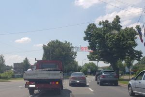 FOTO. Tamponare între două autovehicule în municipiul Satu Mare
