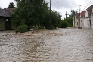 Cod Portocaliu de inundaţii în cinci judeţe. Sibiul e sub cod galben