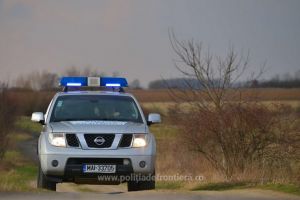 Migranţi exotici, prinşi de poliţiştii din Borş. Tot ei au oprit un moldovean care a vrut să intre în ţară cu un buletin fals de România 