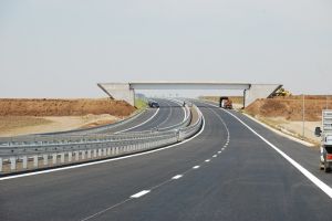 Două firme sunt interesate de realizarea studiului de fezabilitate pentru autostrada spre Serbia
