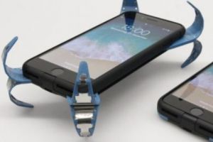 Adio, telefoane sparte! Un puşti a inventat airbag-ul pentru celulare